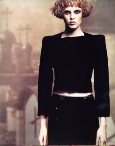「CHANEL Fall-Winter 1997-1998 Collection / Photo: Karl Lagerfeld」画像1