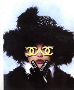 「CHANEL Automne-Hiver 1994-1995 Collection / Photo: Karl Lagerfeld」画像2