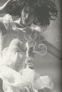 「Balenciaga Paris / Edit: Pamela Golbin   Art Direction: Fabien Baron」画像4