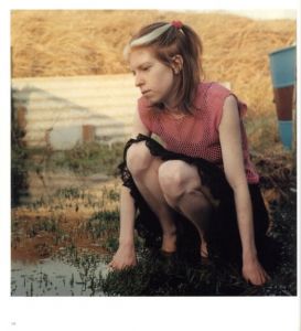「Hellen van Meene PORTRAITS / Photo: Hellen van Meene Essay: Kate Bush」画像3