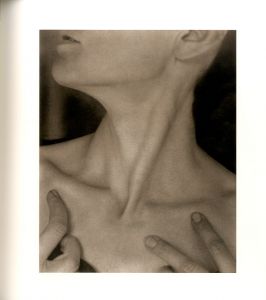 「A PORTRAIT BY ALFRED STIEGLITZ / Author: Alfred Stieglitz　Foreword: Georgia O'Keeffe」画像2