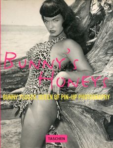 BUNNY'S HONEYS　BUNNY YEAGER QUEEN OF PIN-UP PHTOGRAPHYのサムネール