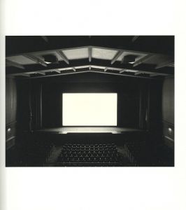 「HIROSHI SUGIMOTO THEATERS / Hiroshi Sugimoto　Foreword: Hans Belting」画像4