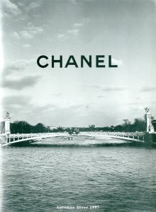 CHANEL Automne - Hiver 1997／編：CHANEL 　写真：カール・ラガーフェルド（CHANEL Automne - Hiver 1997／Edit: CHANEL 　Photo: Karl Lagerfeld)のサムネール