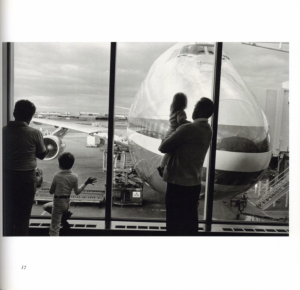 「ARRIVALS & DEPARTURES: THE AIRPORT PICTURES OF GARRY WINOGRAND / Photo: Garry Winogrand　Edit: Alex Harris,Lee Friedlander」画像3