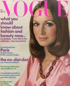 VOGUE SEPTEMBER 1972 what you should know about fashion and beauty now...のサムネール