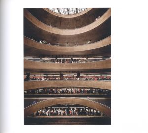 「ANDREAS GURSKY ARCHITECTURE / Photo: Andreas Gursky　Edit: Ralf Beil, Sonja Febel」画像5