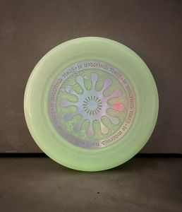 「Undefined Luminous Frisbee / Kim Laughton」画像1