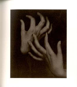 「A PORTRAIT BY ALFRED STIEGLITZ / Author: Alfred Stieglitz　Foreword: Georgia O'Keeffe」画像2