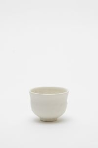 白マットつぶつぶぐい呑み／村田言恵（White Matte Sake Cup／Kotoe Murata)のサムネール