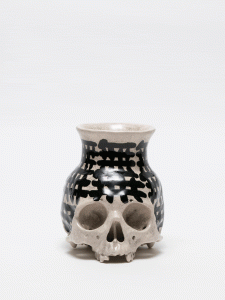 PAINTED SKULLPTURE 壺 / 丸岡和吾