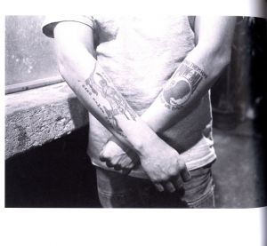 「石川真生写真集　FENCES, OKINAWA / 写真：石川真生　解説：天野太郎」画像1
