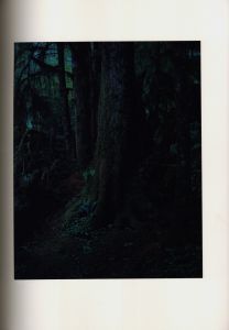 「INTO THE SILENT LAND / 写真：上田義彦　編：都築響一　文：ブライアン・クラーク　デザイン：葛西薫」画像5
