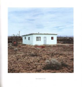 「Isolated Houses / John Divola」画像3