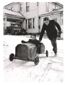 「James Dean: Fifty Years Ago / Photo: Dennis Stock」画像1