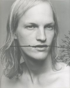 YOHJI YAMAMOTO Spring Summer 1999 / 写真：イネス・ヴァン・ラムスウィールド、ヴィノード・マタディン
