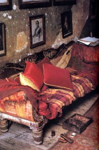 「A HOUSE IS NOT A HOME / Photo: Bruce Weber　Edit, Design: Dimitri Levas」画像3