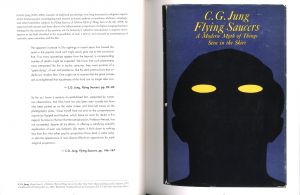 「FLYING SAUCERS ARE REAL! / Text: Jack Womack Foreword: William Gibson」画像2